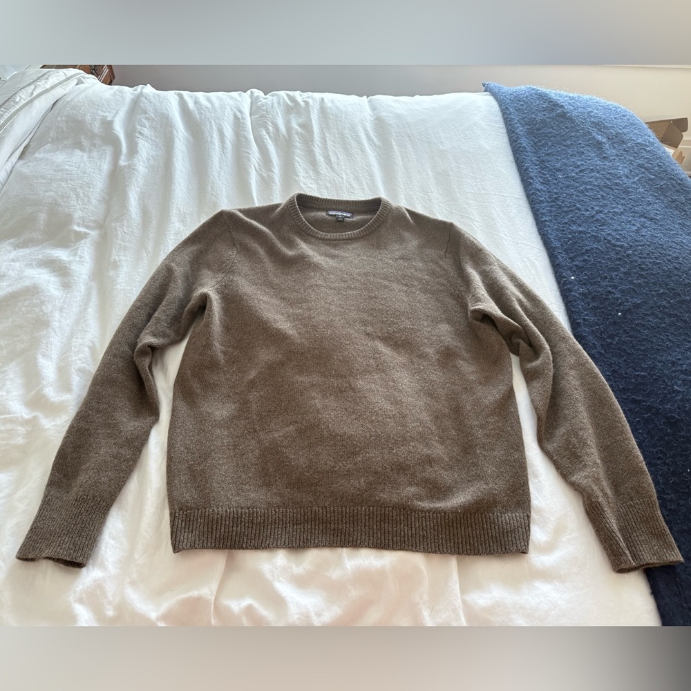 Men’s cashmere Patagonia sweater. Size medium